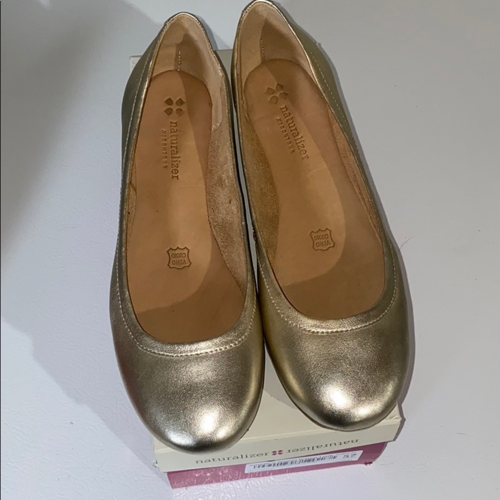 Gold Flats size 11 Naturalizer
